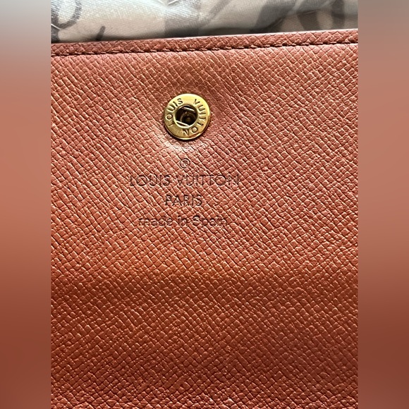 Vintage Louis Vuitton Monogram Wallet 7.5”x5” - Picture 6 of 17